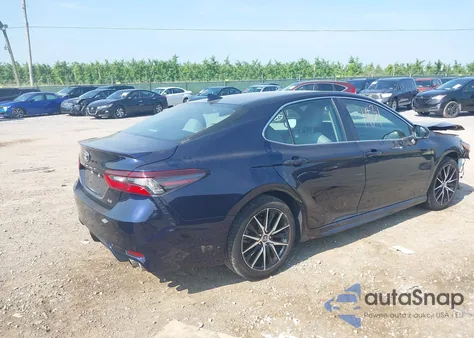 2022 Toyota Camry Se z USA, uszkodzony, nr VIN 4T1G11AK1NU694436